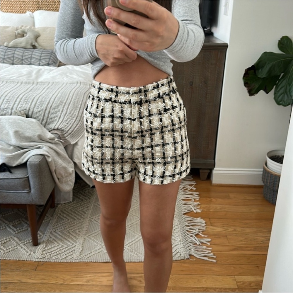 New Zara Highrise Plaid Tweed Cream, Beige & Black Shorts Size Extra Small - Picture 8 of 14